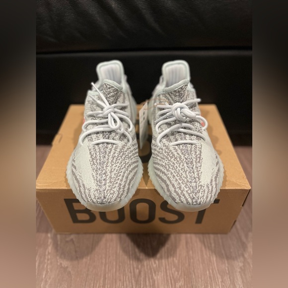 Adidas Yeezy Boost 350 V2 Blue Tint - Picture 2 of 8